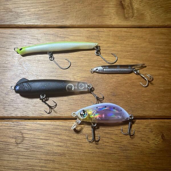 メバル用プラグの4点セット。スネコン50S、源五郎Z 36F、にょろにょろ60、ストリーマー38