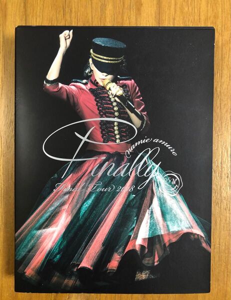 安室奈美恵 Finally 東京ドーム最終公演+25周年沖縄ライブ+ナゴヤドーム公演〈初回盤・5枚組〉