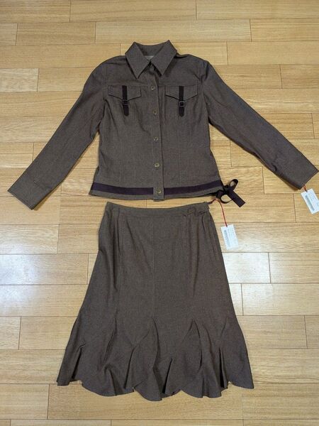 2点21980円税込【新品】デニム生地 ジャケット&スカート セットアップ 11号(М)ブラウン 茶 スーツ ストレッチ