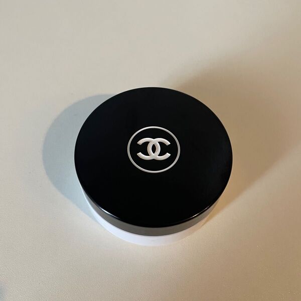 CHANEL イドゥラビューティリップバーム 10g