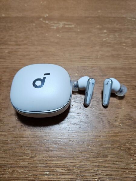 Soundcore Liberty 4 ホワイト 完全ワイヤレスイヤホン