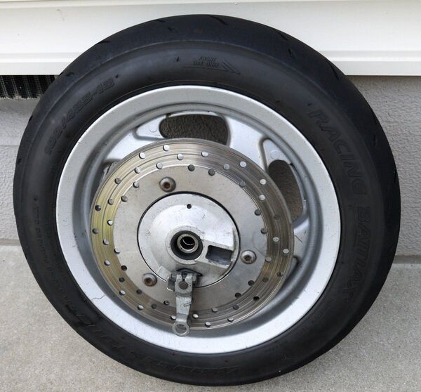 マジェスティ250C SG03J 後輪 中古ですが美品かと BATTLAX