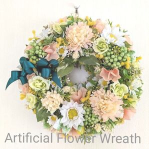 初夏のナチュラルリース♪リボン付きなのでプレゼントに最適♪お花がたくさん入っているので存在感たっぷりです♪
