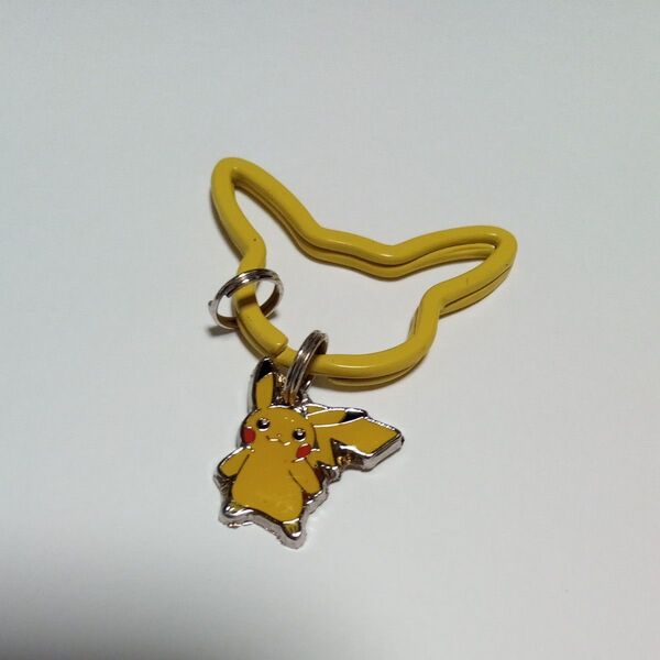 【新品】 ポケモン キーホルダー メタルキーホルダー ピカチュウ