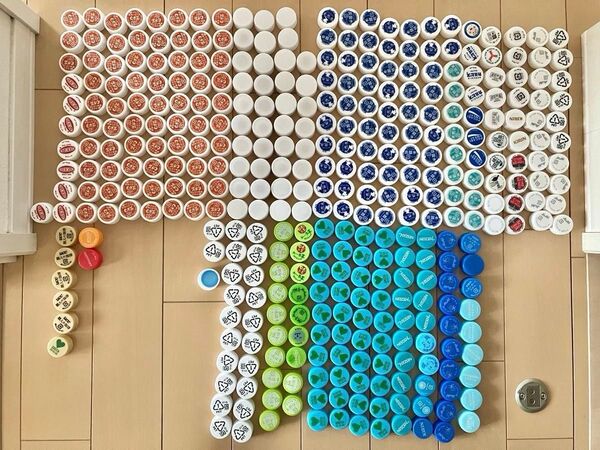 ペットボトル キャップ 400個 インテリア 蓋 資材 材料 ハンドメイド パーツ 青 緑 白 アート 工作 教材 教室