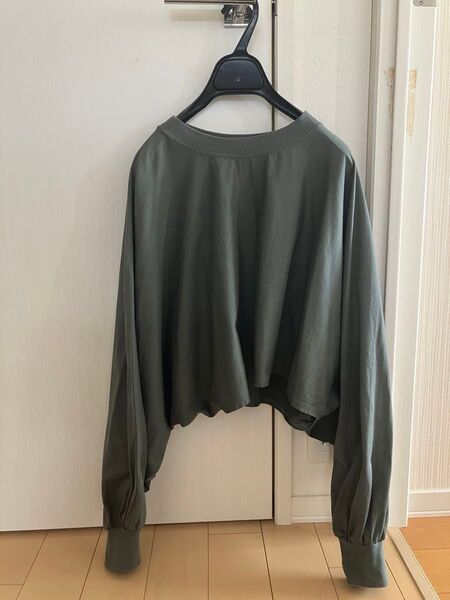 HYKE ハイク 定番 クロップド ロング スリーブ T シャツ 長袖 コラボ トップス カットソー 2 M カーキ 限定