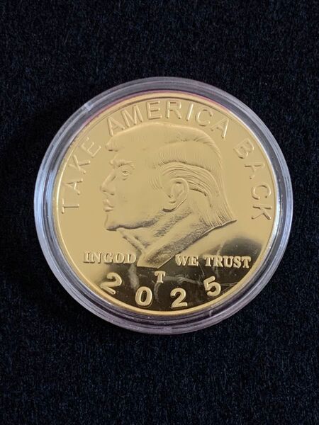 トランプ大統領記念コイン 最新2025年度版 ケース付き 送料込み GOLD