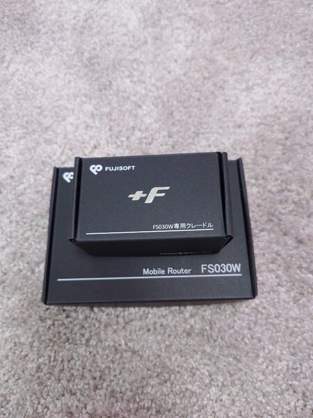 FUJISOFT モバイルルーター FS030W 専用クレードル付き