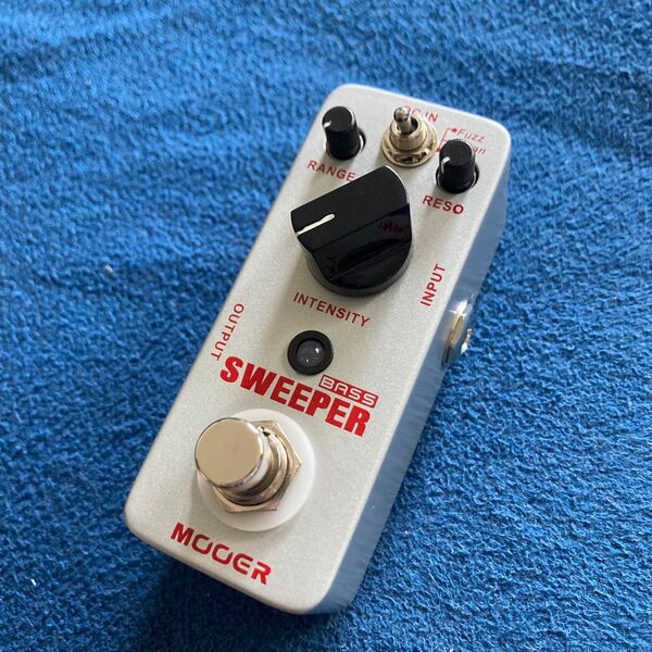 【新品に近い】MOOER Sweeper/フィルター・オートワウ ベースエフェクター
