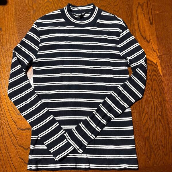 UNIQLO 長袖ハイネックTシャツ