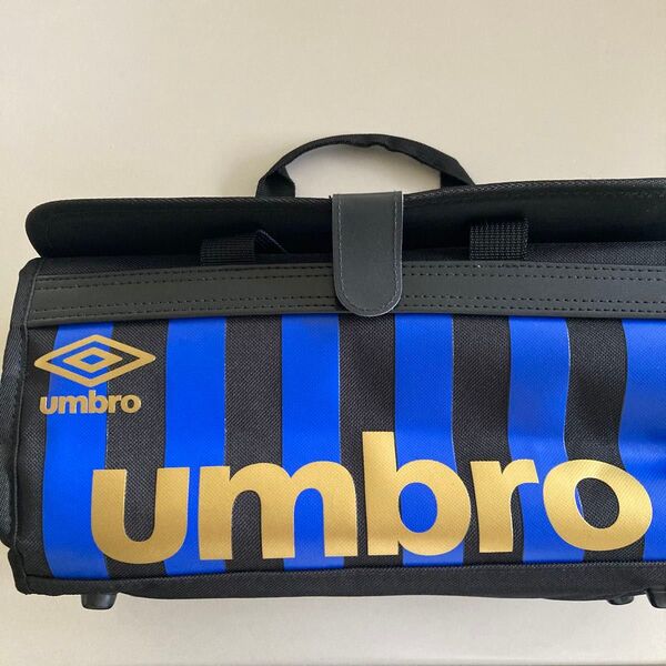 umbro 水彩絵の具セットのバッグのみ。