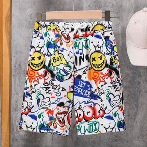 ☆SHEIN☆キッズ☆ハーフパンツ☆総柄☆落書き風☆カラフル☆130~140cm☆
