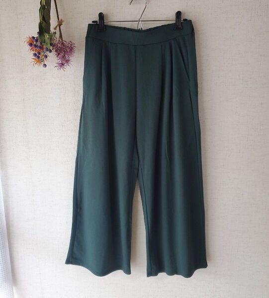 ☆深緑色☆ガウチョパンツ☆ワイドパンツ☆Mサイズ☆