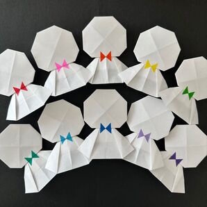 壁面飾り 折り紙 ハンドメイド 幼稚園 保育園 てるてる坊主 梅雨 製作 6月 7月 掲示板 病院 図書館 児童館