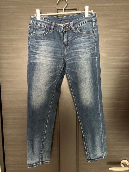 UNIQLO ユニクロ UJ ジーンズ スキニーフィットテーパードミドルライズ デニムパンツ T000