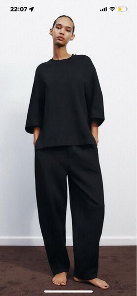2025完売品★新品未使用タグ付き★ZARAインターロックTシャツ Mブラック