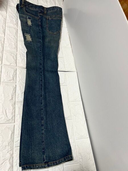 【未使用】ダメージ加工ブーツカットデニムパンツ W64 インディゴ シルバーボタン ラインストーンボタン