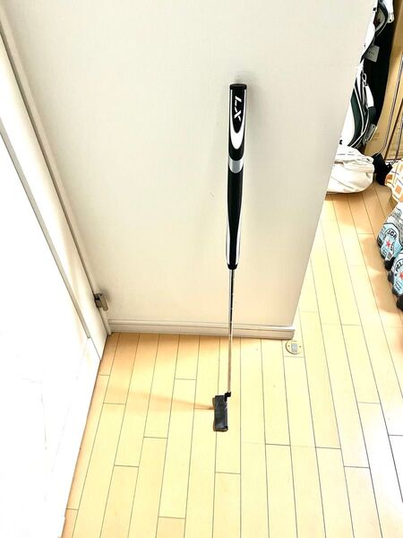SALE⇒19,800円を17,800円に値引き中★中尺パター★上品で格好良い★少し重めでバランス良し★アームロックとの相性も良い