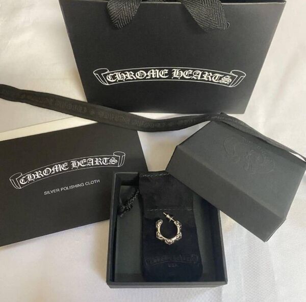 美品!クロムハーツ CHROME HEARTS クロスフープピアス 小物