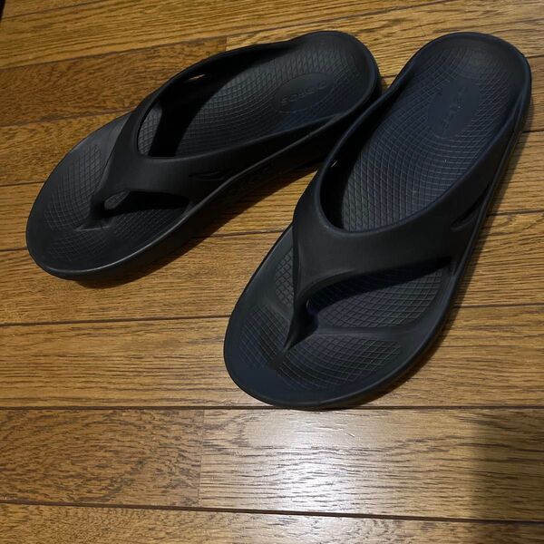ウーフォス OOFOS OORIGINAL サンダル ブラック27cm 美品 リカバリーサンダル スポーツサンダル ビーチサンダル