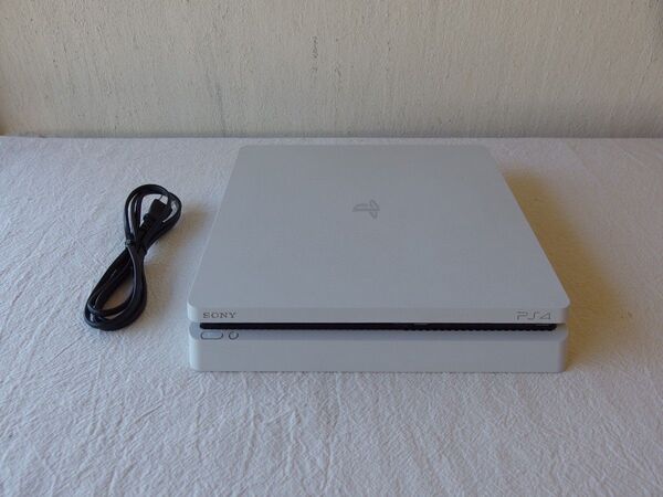 動作良好 PlayStation41TB (CUH-2200BB02)ホワイト/コントローラ欠品46