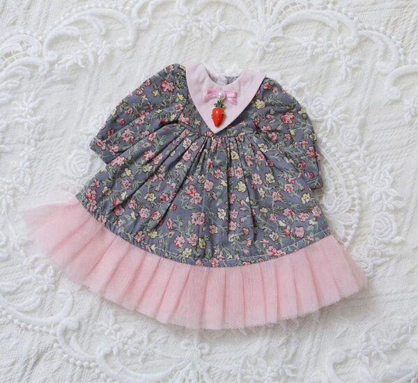 JANAYA ハンドメイド ブライスblythe服 グレー花柄ワンピース 翌日発送