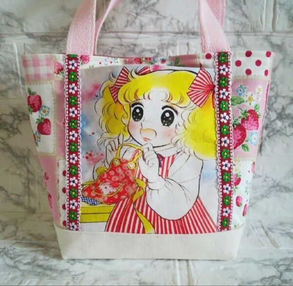 ハンドメイド 手提げトートバッグ いちご柄 昭和乙女