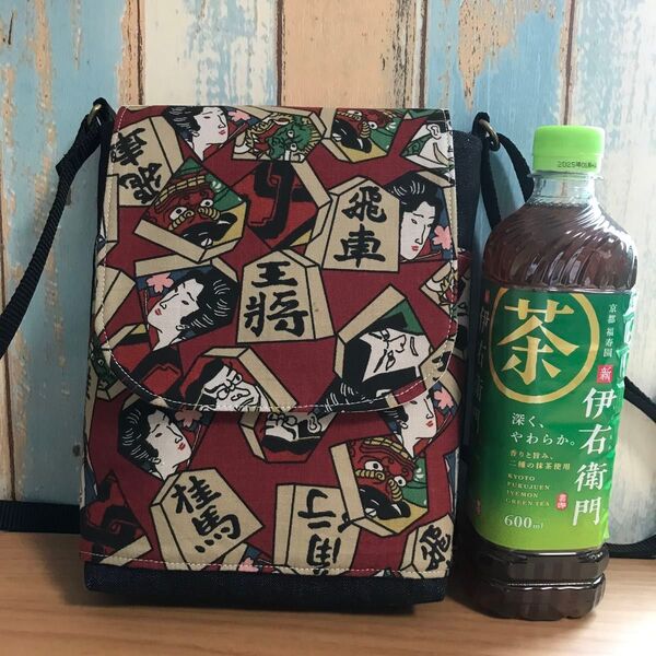 681 将棋 王将 赤色 歌舞伎 和柄 デニム 帆布 ハンドメイド スマホポーチ