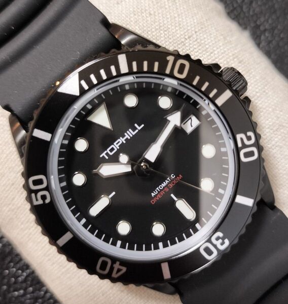 【値下/ほぼ新品】ダイバーズウォッチ 自動巻き 腕時計 ブラック NH35A TOPHILL 40mm