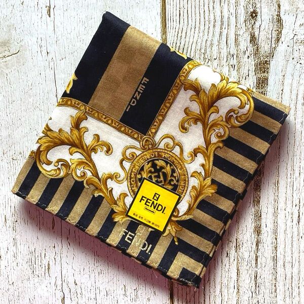■未使用■フェンディ ハンカチ ズッカ ペカン コイン 透かし FENDI