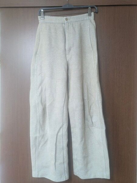 ユニクロ ベージュ Mサイズ スウェットワイドパンツ