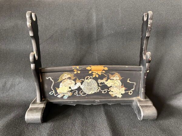 時代物 黒漆塗 螺鈿細工双獅子図 牡丹文金蒔絵 刀掛け 2本掛 古美術品 刀掛台 時代武具 螺鈿細工