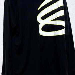 美品 アンダーアーマー UNDER ARMOR バスケロングTシャツ カリーロゴ