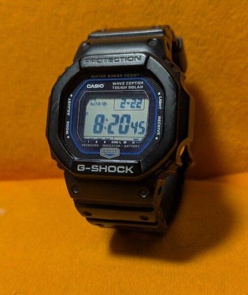 CASIO G-SHOCKイルカクジラGW-5600KJ-2JR 電波ソーラー