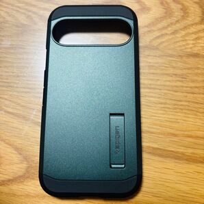 Spigen Pixel 9 / 9 Pro ケース 耐衝撃 タフ・アーマー ACS07694 (アビス・グリーン)