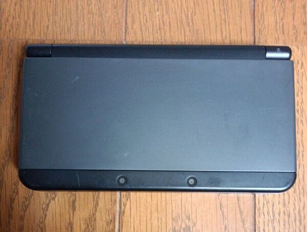 NEW NINTENDO 3DS ブラック 中古品 使用感あり 不具合なし SDカード(4GB)付き