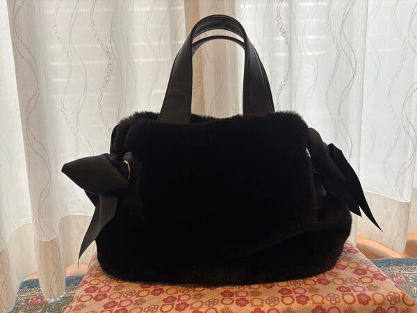 *美品・中古品*手触りフワフワの2wayエコファーバッグ(ブラック)