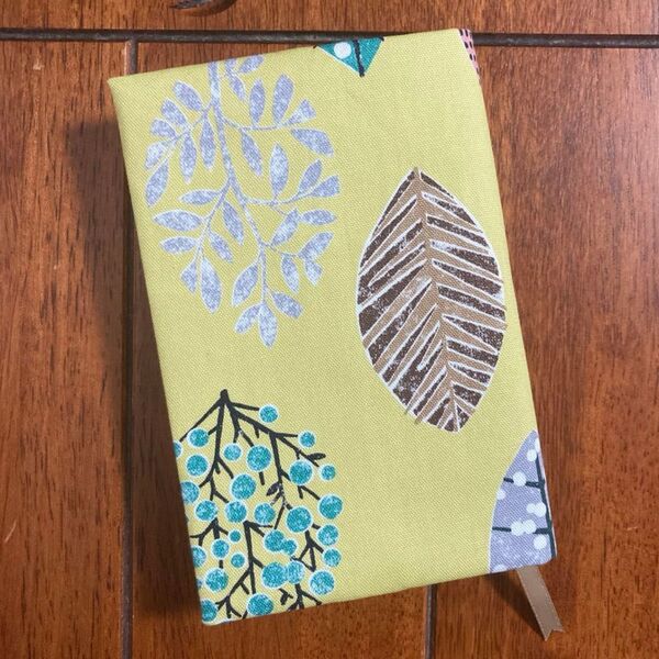 文庫本用(ハヤカワ対応) HOKUOU KIBUN リーフ柄 葉っぱ柄ブックカバー☆ハンドメイド