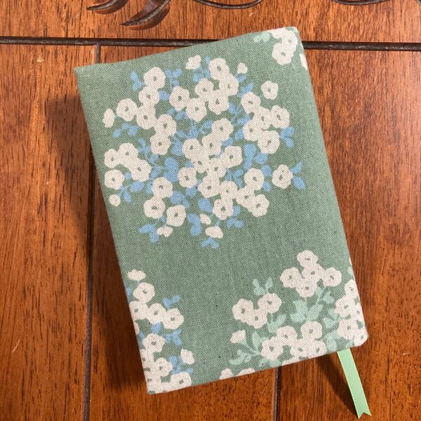 文庫本用 セブンベリー 紫陽花柄 花柄ブックカバー☆ハンドメイド