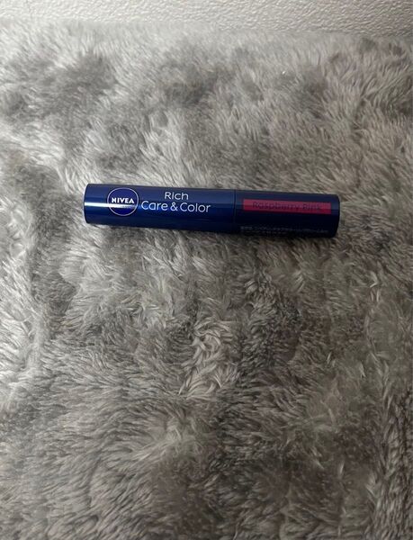 NIVEA リッチケア&カラー リップクリーム ラズベリーピンク