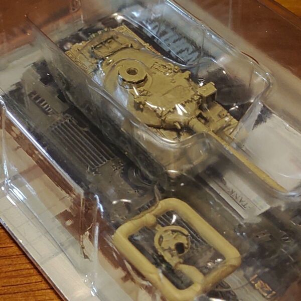 ワールドタンクミュージアム vol.9 1/144 AMX-30 指揮車仕様 泥迷彩 海洋堂 フランス軍 砂漠迷彩 デザート迷彩