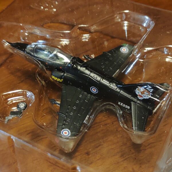 エフトイズアクロチームコレクション1/144 イギリス空軍 ホーク T1A 第74中隊 ハレー基地 F-toys
