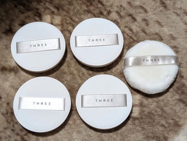 THREE ルースパウダー用 パフ 未使用 セット