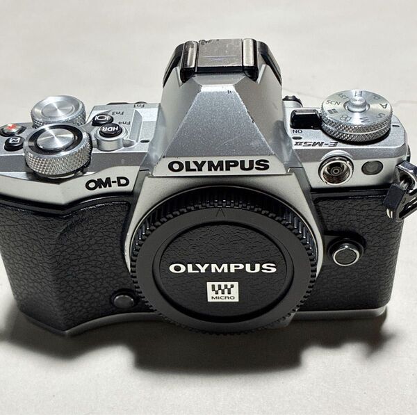 オリンパス OLYMPUS OM-D E-M5 Mark II ボディ