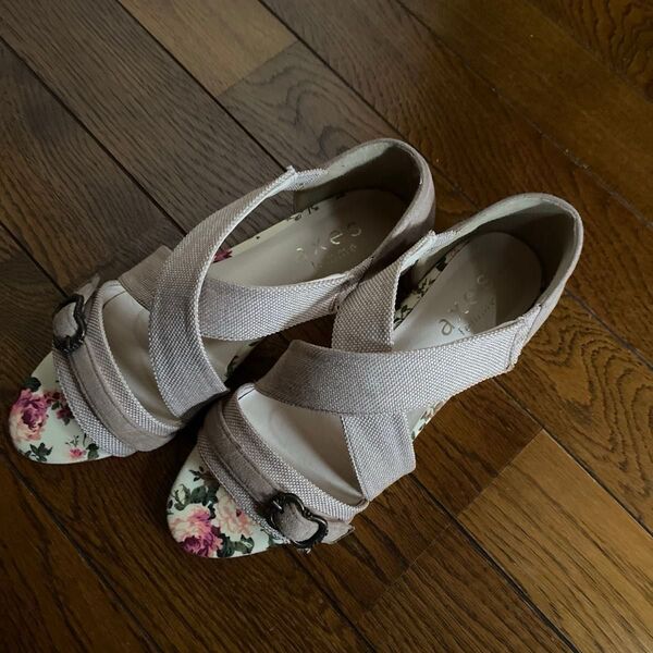 axes femme クロスベルトサンダル 花柄 M