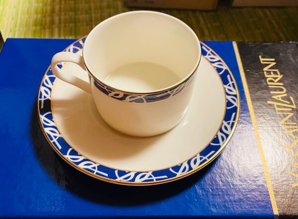 イヴ・サンローラン コーヒーカップ&ソーサー4客セット 新品未使用 洋食器