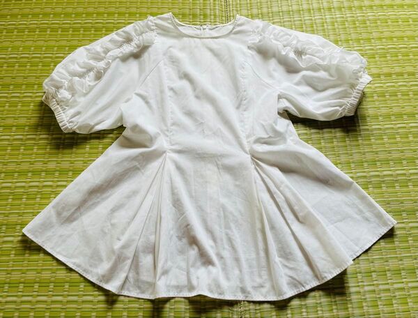 N.NATURAL BEAUTY BASIC ふわ袖 レースアップスリーブ白ブラウス M 超美品 チュニック