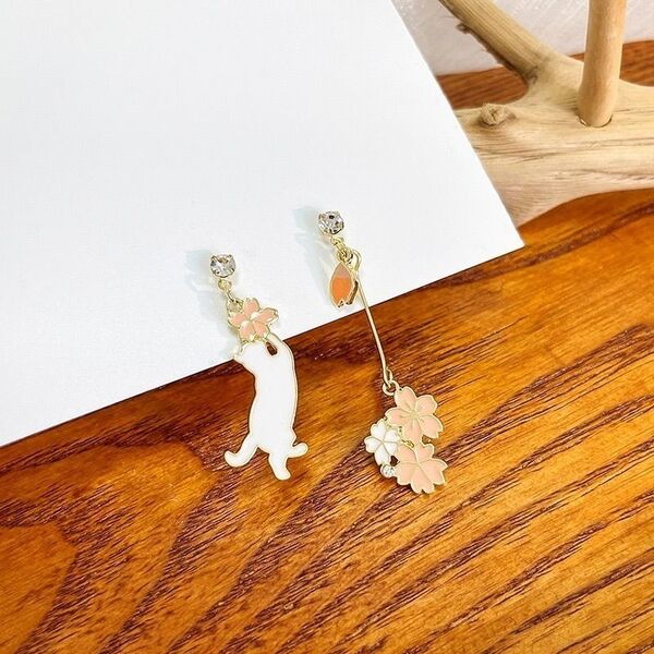 レディース アクセサリー ピアス 猫 桜 花 ゴールド シルバーストーン 耳飾り