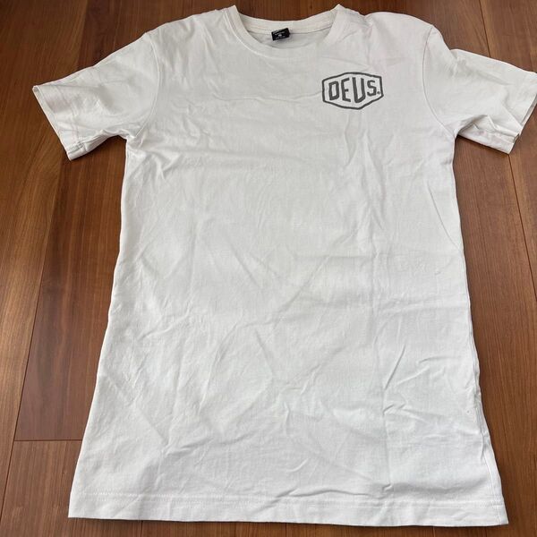 DEUS デウス Tシャツ XSサイズ 白