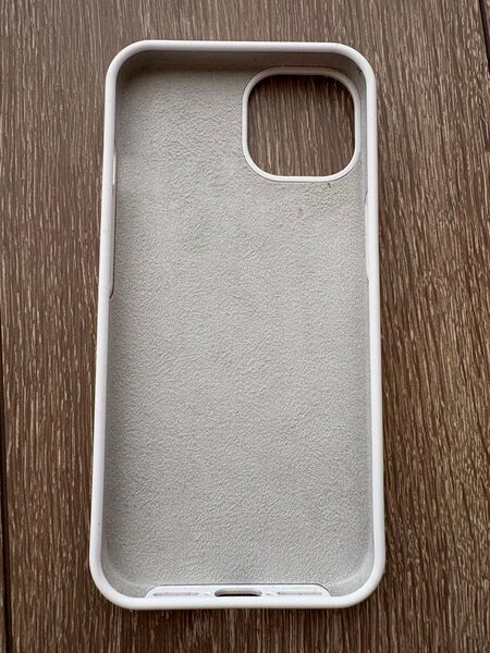 エレコム(ELECOM) iPhone 13/シリコンケース/ホワイト
